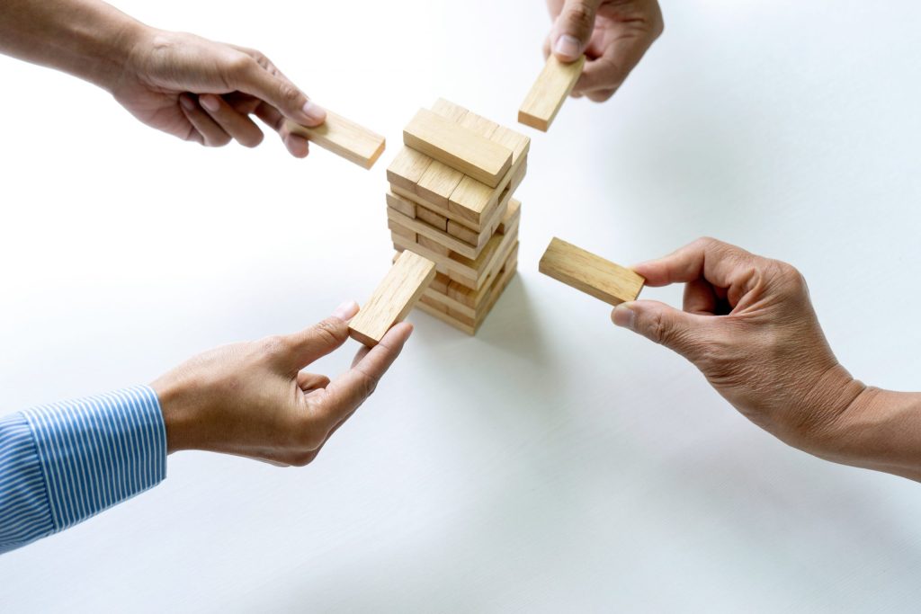 The Recruitment & Retention Benefits of a Scalable Digital Employee Experience (DEX) Strategy